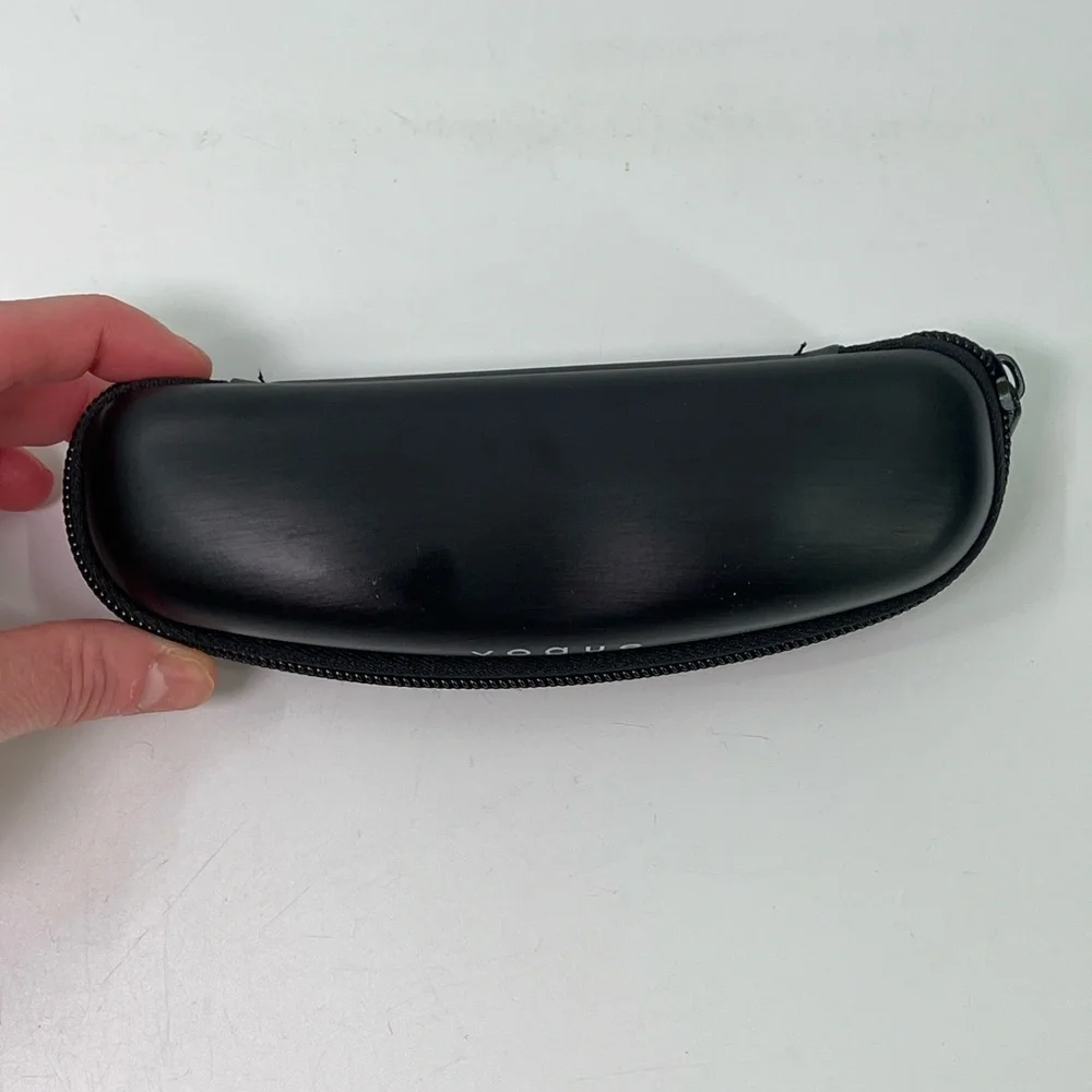NEW Unused Vogue Black Clamshell Semi Hard Eyewear Glasses Case w Zipper & Cloth